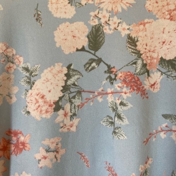 Flora Robe very soft, and comfortable perfect for those summer nights. Large - Picture 6 of 10